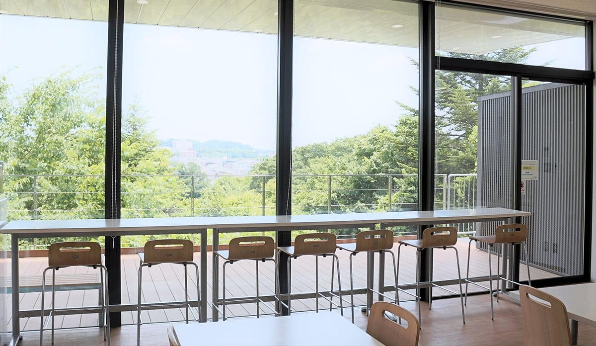 仙台工場のテラス